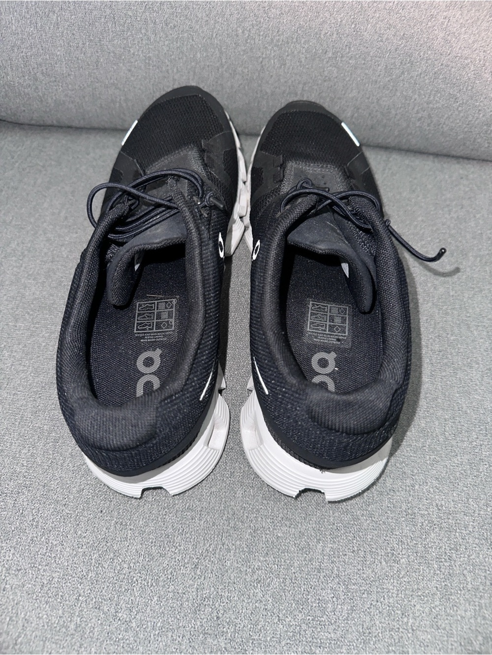 On Running Cloud Women’s Size 7 Black White Swiss Engineering Running Shoes - Picture 4 of 6